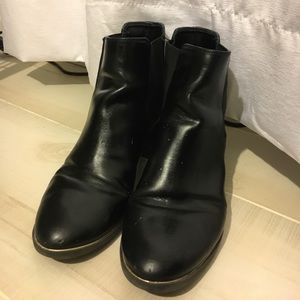 Sam and Libby Black booties Size 9